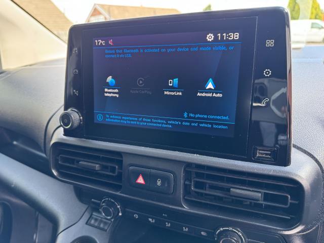2020 Peugeot Partner 850 1.5 Bluehdi 100 Professional Crew Van (NU70BZK) Image 24