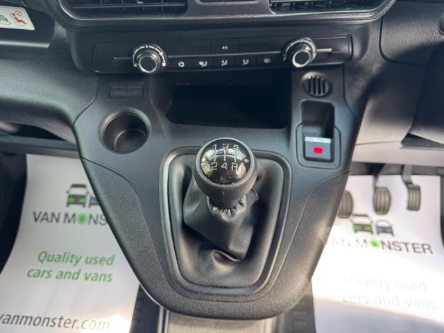 2020 Peugeot Partner 850 1.5 Bluehdi 100 Professional Crew Van (NU70BZK) Image 26