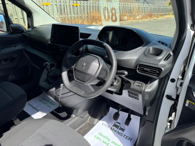 2020 Peugeot Partner 850 1.5 Bluehdi 100 Professional Crew Van (NU70BZK) Image 14