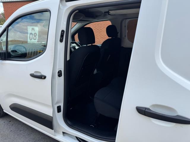 2020 Peugeot Partner 850 1.5 Bluehdi 100 Professional Crew Van (NU70BZK) Image 41