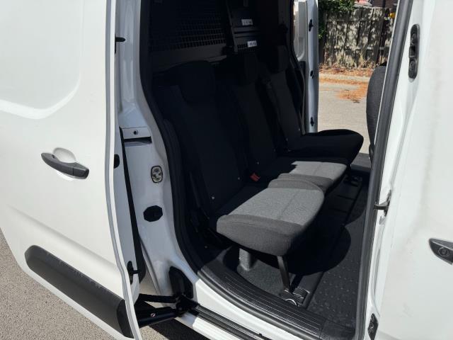 2020 Peugeot Partner 850 1.5 Bluehdi 100 Professional Crew Van (NU70BZK) Image 45