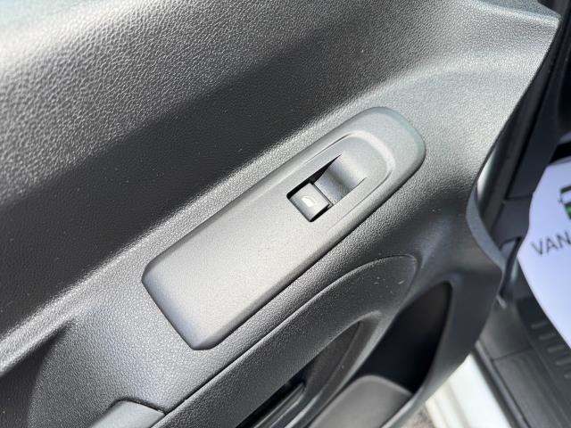 2020 Peugeot Partner 850 1.5 Bluehdi 100 Professional Crew Van (NU70BZK) Image 35