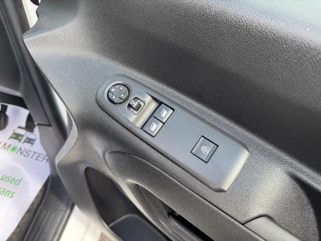 2020 Peugeot Partner 850 1.5 Bluehdi 100 Professional Crew Van (NU70BZK) Image 19