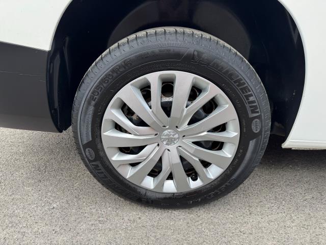 2020 Peugeot Partner 850 1.5 Bluehdi 100 Professional Crew Van (NU70BZK) Image 60