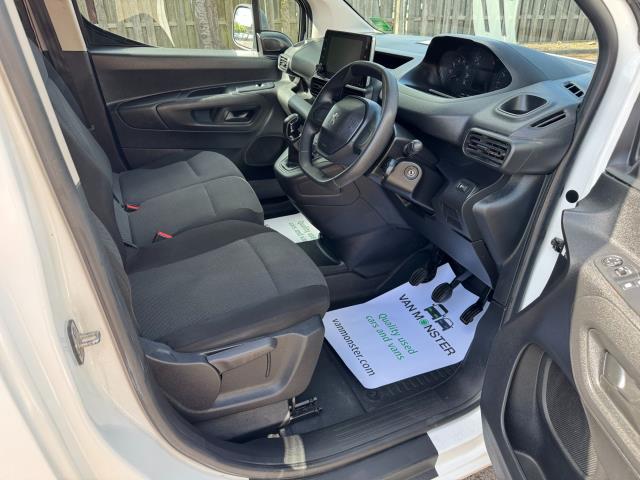 2020 Peugeot Partner 1000 1.5 Bluehdi 100 Professional Van (NU70DXX) Image 13