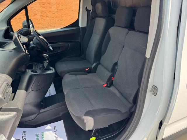 2020 Peugeot Partner 1000 1.5 Bluehdi 100 Professional Van (NU70DXX) Image 31