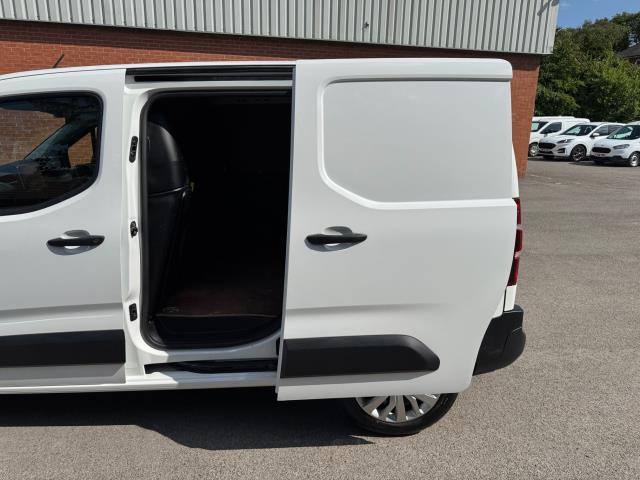 2020 Peugeot Partner 1000 1.5 Bluehdi 100 Professional Van (NU70DXX) Image 41