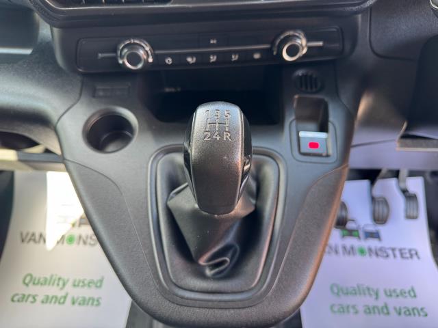 2020 Peugeot Partner 1000 1.5 Bluehdi 100 Professional Van (NU70DXX) Image 26