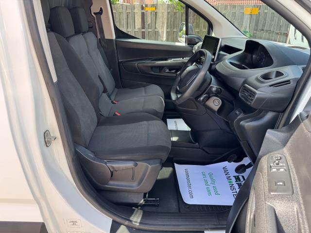 2020 Peugeot Partner 1000 1.5 Bluehdi 100 Professional Van (NU70DXX) Image 15