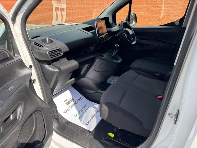 2020 Peugeot Partner 1000 1.5 Bluehdi 100 Professional Van (NU70DXX) Image 28