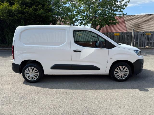 2020 Peugeot Partner 1000 1.5 Bluehdi 100 Professional Van (NU70DXX) Image 10