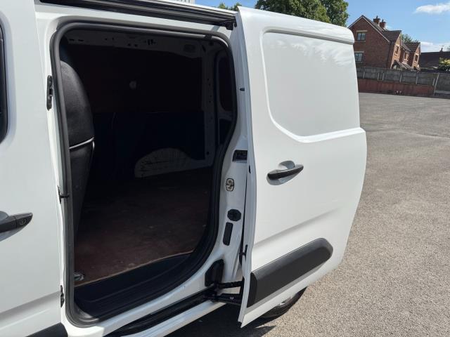 2020 Peugeot Partner 1000 1.5 Bluehdi 100 Professional Van (NU70DXX) Image 40