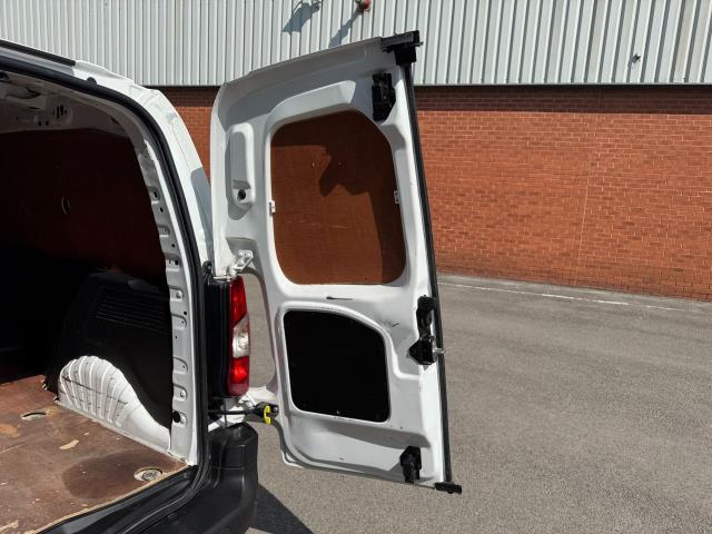 2020 Peugeot Partner 1000 1.5 Bluehdi 100 Professional Van (NU70DXX) Image 50