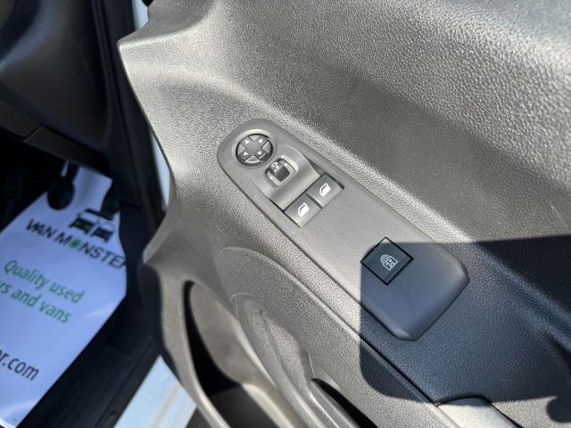 2020 Peugeot Partner 850 1.5 Bluehdi 100 Professional Crew Van (NU70DZE) Image 19