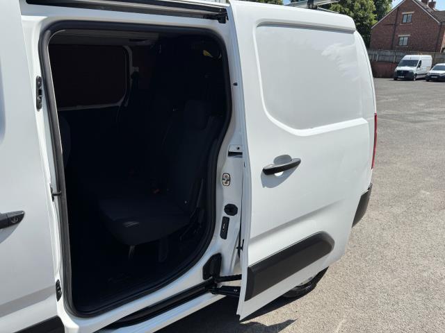 2020 Peugeot Partner 850 1.5 Bluehdi 100 Professional Crew Van (NU70DZE) Image 39