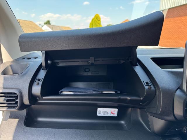 2020 Peugeot Partner 850 1.5 Bluehdi 100 Professional Crew Van (NU70DZE) Image 36