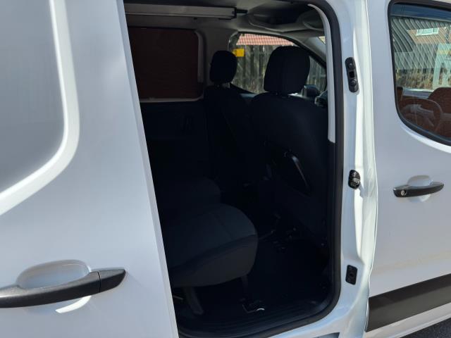 2020 Peugeot Partner 850 1.5 Bluehdi 100 Professional Crew Van (NU70DZE) Image 44