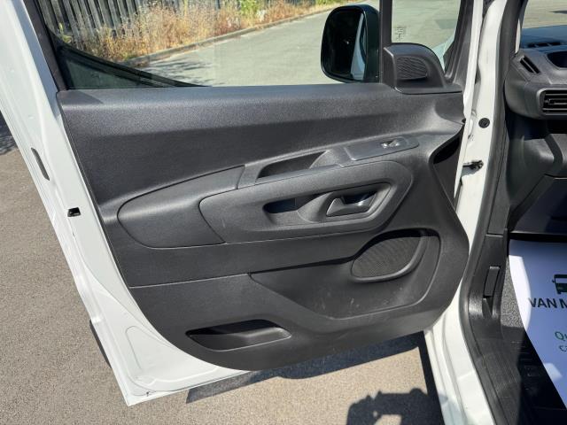 2020 Peugeot Partner 850 1.5 Bluehdi 100 Professional Crew Van (NU70DZE) Image 32