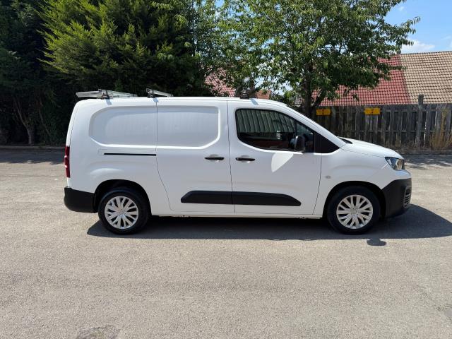 2020 Peugeot Partner 850 1.5 Bluehdi 100 Professional Crew Van (NU70DZE) Image 10