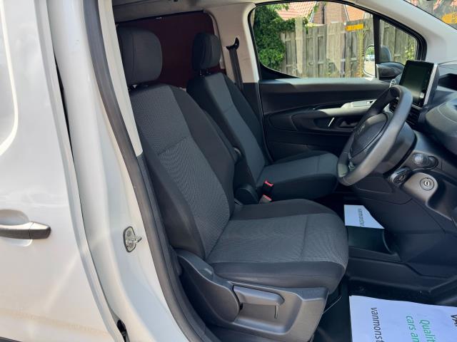2020 Peugeot Partner 850 1.5 Bluehdi 100 Professional Crew Van (NU70DZE) Image 16