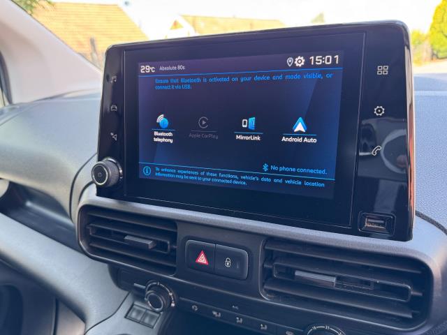 2020 Peugeot Partner 850 1.5 Bluehdi 100 Professional Crew Van (NU70DZE) Image 24