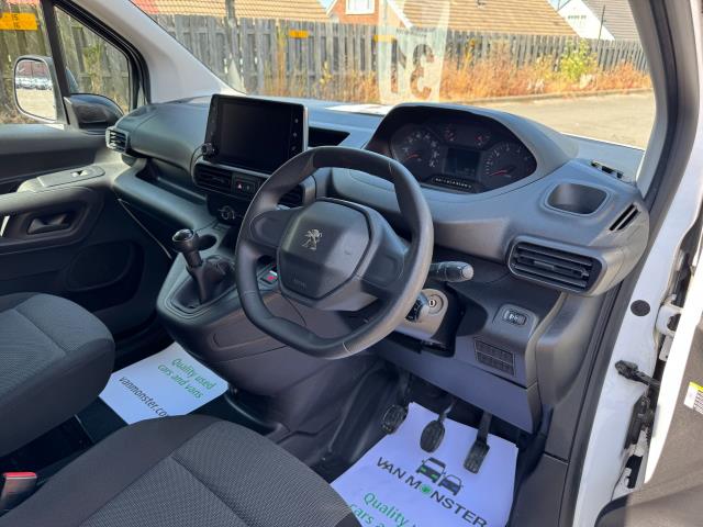 2020 Peugeot Partner 850 1.5 Bluehdi 100 Professional Crew Van (NU70DZE) Image 14