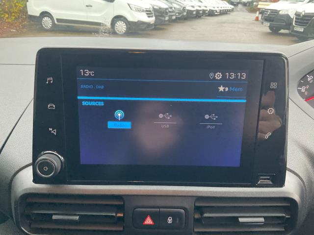 2020 Peugeot Partner 1000 1.5 Bluehdi 100 Professional Van (NU70EEO) Image 20