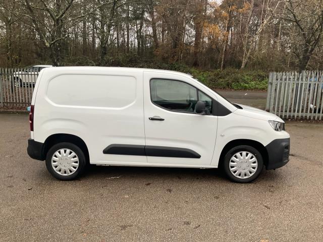 2020 Peugeot Partner 1000 1.5 Bluehdi 100 Professional Van (NU70EEO) Image 15