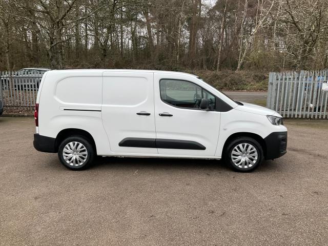 2020 Peugeot Partner 950 1.5 Bluehdi 100 (LONG) Professional Van (Limited 70MPH) (NU70EOC) Image 15