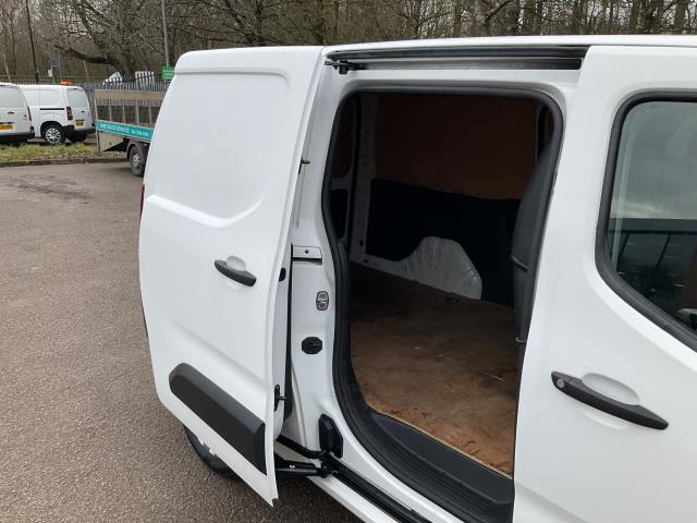 2020 Peugeot Partner 950 1.5 Bluehdi 100 (LONG) Professional Van (Limited 70MPH) (NU70EOC) Image 16