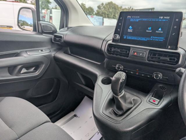 2020 Peugeot Partner 1000 1.5 Bluehdi 100 Professional Van (NU70FHS) Image 28