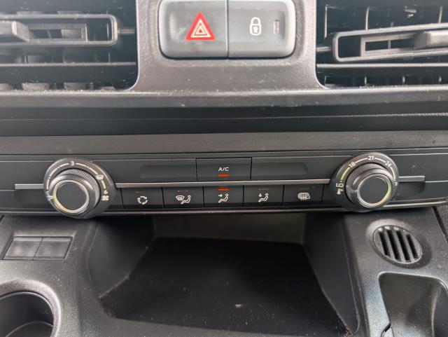2020 Peugeot Partner 1000 1.5 Bluehdi 100 Professional Van (NU70FHS) Image 26