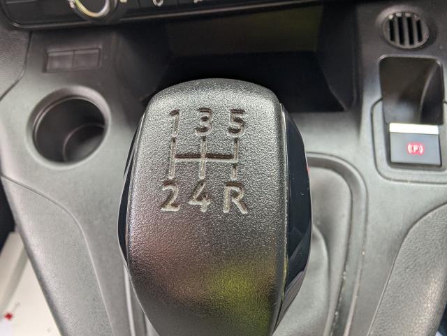2020 Peugeot Partner 1000 1.5 Bluehdi 100 Professional Van (NU70FHS) Image 27