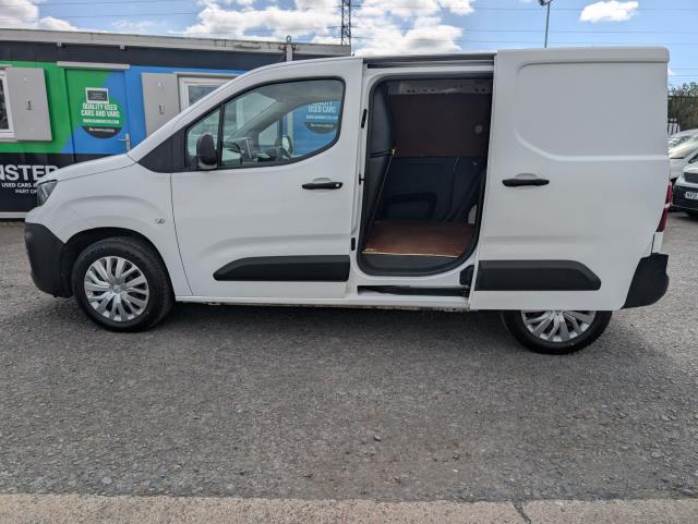 2020 Peugeot Partner 1000 1.5 Bluehdi 100 Professional Van (NU70FHS) Image 7
