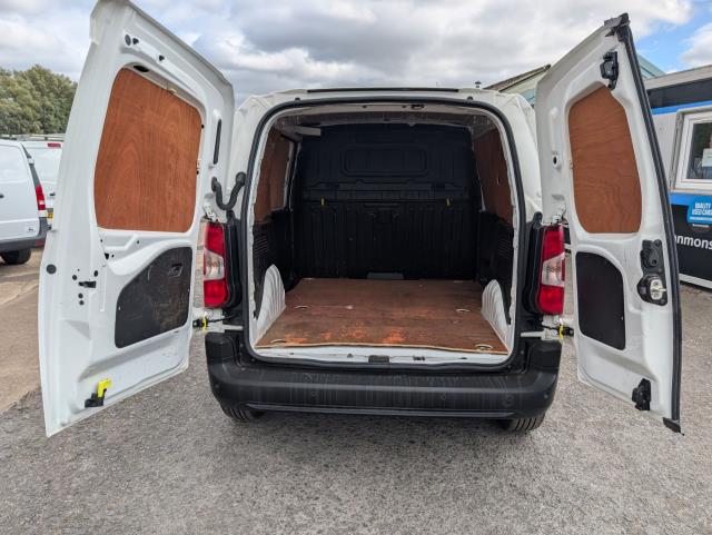 2020 Peugeot Partner 1000 1.5 Bluehdi 100 Professional Van (NU70FHS) Image 11