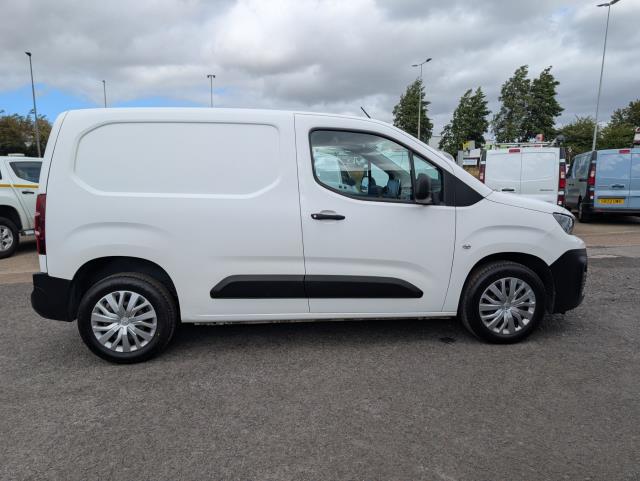 2020 Peugeot Partner 1000 1.5 Bluehdi 100 Professional Van (NU70FHS) Image 15