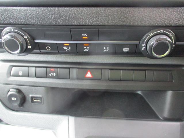 2020 Peugeot Expert 1400 2.0 Bluehdi 120 Professional Van (NU70FHV) Image 22