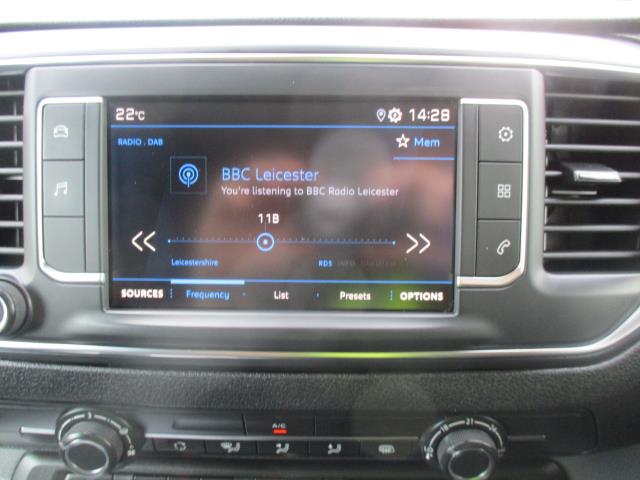 2020 Peugeot Expert 1400 2.0 Bluehdi 120 Professional Van (NU70FHV) Image 21