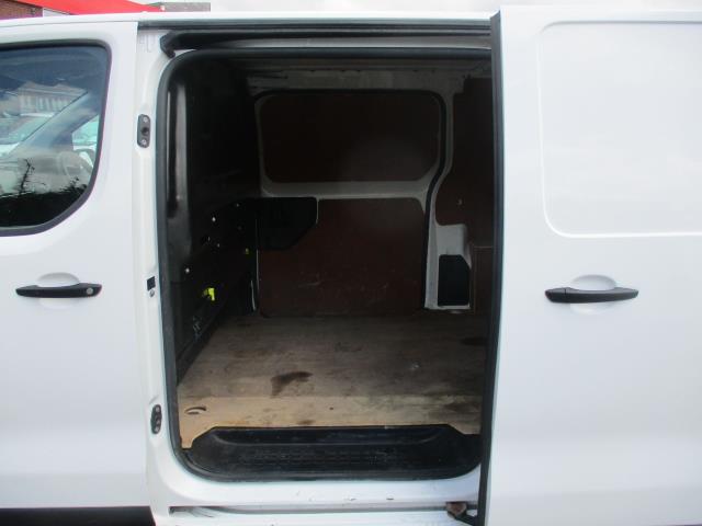 2020 Peugeot Expert 1400 2.0 Bluehdi 120 Professional Van (NU70FHV) Image 27