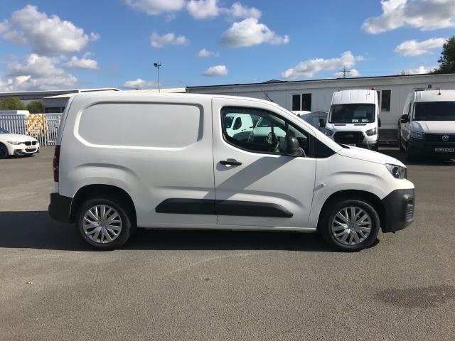 2021 Peugeot Partner 1000 1.5 Bluehdi 100 Professional Van (NU70FLR) Image 13