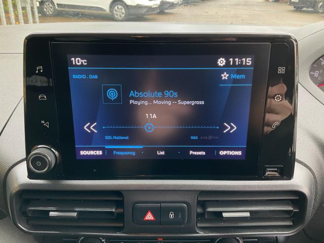 2020 Peugeot Partner 1000 1.5 Bluehdi 100 Professional Van (NU70FLV) Image 20