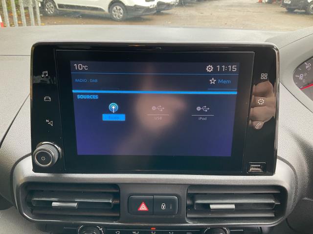 2020 Peugeot Partner 1000 1.5 Bluehdi 100 Professional Van (NU70FLV) Image 21