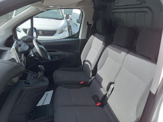2020 Peugeot Partner 1000 1.5 Bluehdi 100 Professional Van (NU70GAX) Image 17