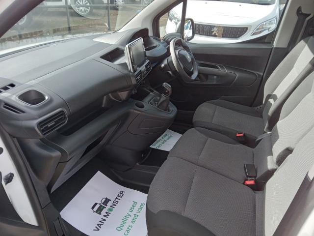 2020 Peugeot Partner 1000 1.5 Bluehdi 100 Professional Van (NU70GAX) Image 16