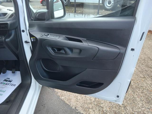 2020 Peugeot Partner 1000 1.5 Bluehdi 100 Professional Van (NU70GAX) Image 24