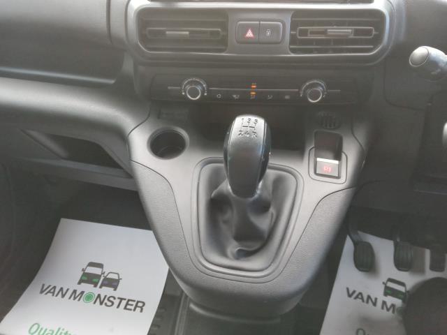 2020 Peugeot Partner 1000 1.5 Bluehdi 100 Professional Van (NU70GAX) Image 28