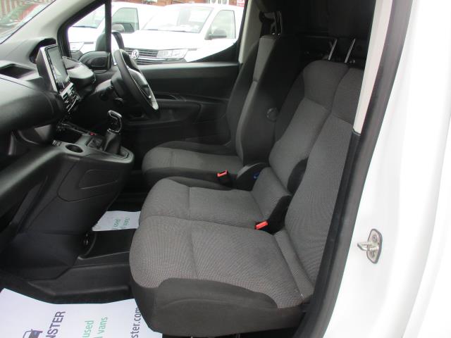 2020 Peugeot Partner 1000 1.5 Bluehdi 100 Professional Van (NU70GBE) Image 26