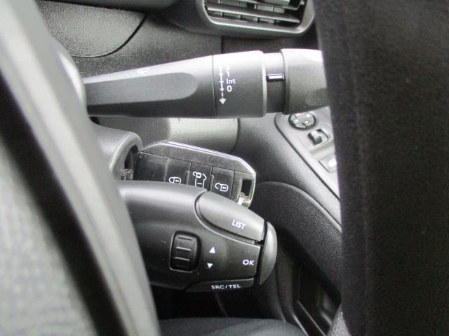 2020 Peugeot Partner 1000 1.5 Bluehdi 100 Professional Van (NU70GBE) Image 18