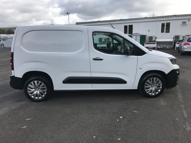 2020 Peugeot Partner 1000 1.5 Bluehdi 100 Professional Van (NU70GBF) Image 12