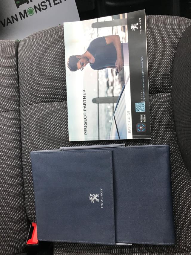 2020 Peugeot Partner 1000 1.5 Bluehdi 100 Professional Van (NU70GBF) Image 33